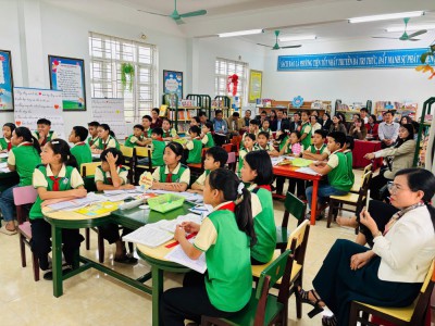 🌟 SINH HOẠT CHUYÊN MÔN CỤM CẤP TIỂU HỌC XÃ QUANG ĐỒNG LẦN THỨ  NHẤT. CHỦ ĐỀ: "ỨNG DỤNG CÔNG NGHỆ THÔNG TIN TRÍ TUỆ NHÂN TẠO AI VÀO BÀI GIẢNG NHẰM NÂNG CAO CHẤT LƯỢNG GIÁO DỤC TRONG TRƯỜNG TIỂU HỌC"  NĂM HỌC 2025- 2026 🌟