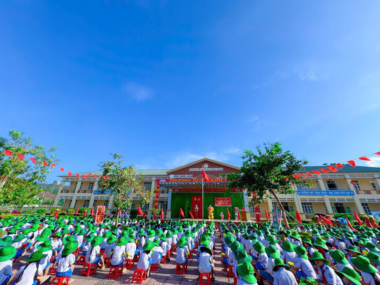 TƯNG BỪNG NGÀY KHAI GIẢNG NĂM HỌC 2025 – 2026