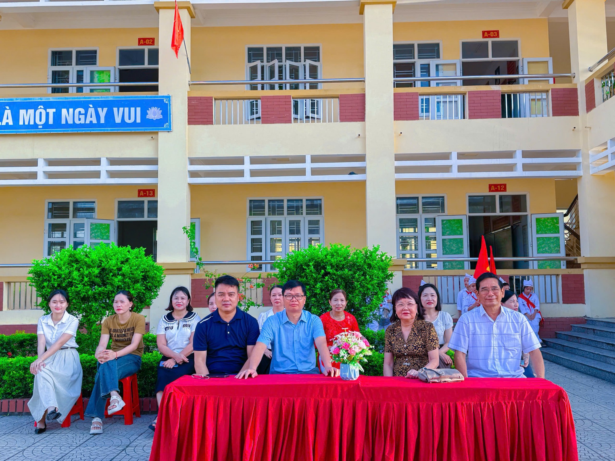 LỄ TRAO HỌC BỔNG QUỸ KHUYẾN HỌC QSF THÀNH PHỐ HỒ CHÍ MINH TẠI TRƯỜNG TIỂU HỌC ĐỒNG THÀNH