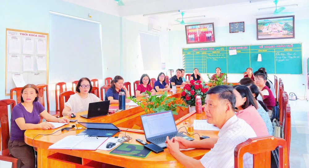 Hội nghị toàn quốc nghiên cứu, học tập, quán triệt và triển khai thực hiện một số Nghị quyết, Chỉ thị của Bộ Chính trịốc nghiên cứu, học tập, quán triệt các Nghị quyết, Chỉ thị của Bộ Chính trị